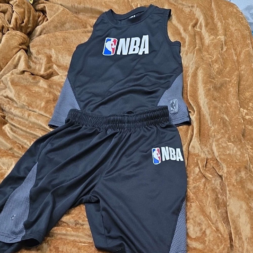 NBA Boys Black Athletic Shorts And Top Set 8/10